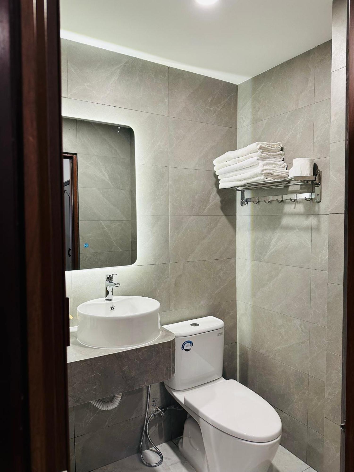Phuong Nam Hotel An Giang Long Xuyên Extérieur photo
